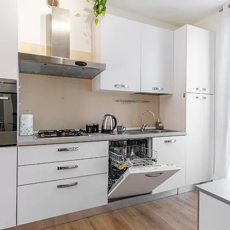 - Luxury E Centro A 3' Design & Netflix *