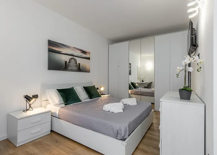 - Luxury E Centro A 3' Design & Netflix شقة *