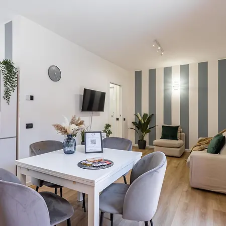 Апартаменты - Luxury E Centro A 3' Design & Netflix-