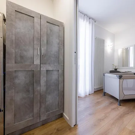 - Luxury E Centro A 3' Design & Netflix Apartment Lecco