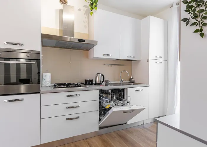 - Luxury E Centro A 3' Design & Netflix *