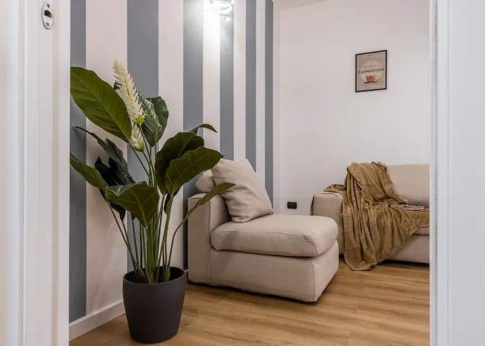 - Luxury E Centro A 3' Design & Netflix Apartment Lecco